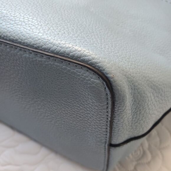 Tory Burch McGraw Tote Pebbled Leather Shoulder Bag Blue $495 Fraying Handle - Picture 6 of 16